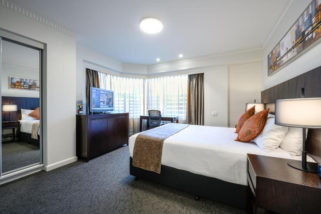 Hotel Grand Chancellor Adelaide photo 4