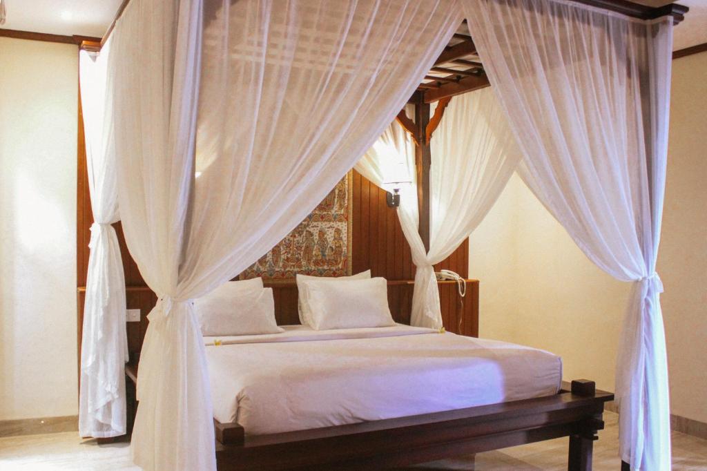 Champlung Sari Hotel Ubud - Tap to explore photos