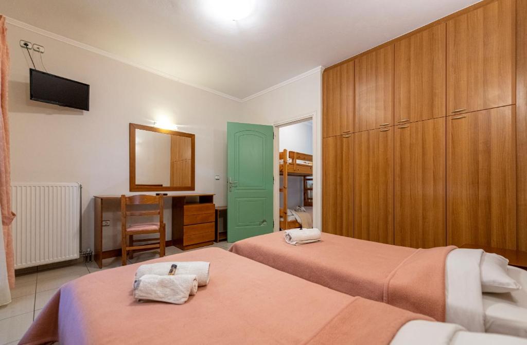 J Studios - Kineta Seaside Retreats photo 4
