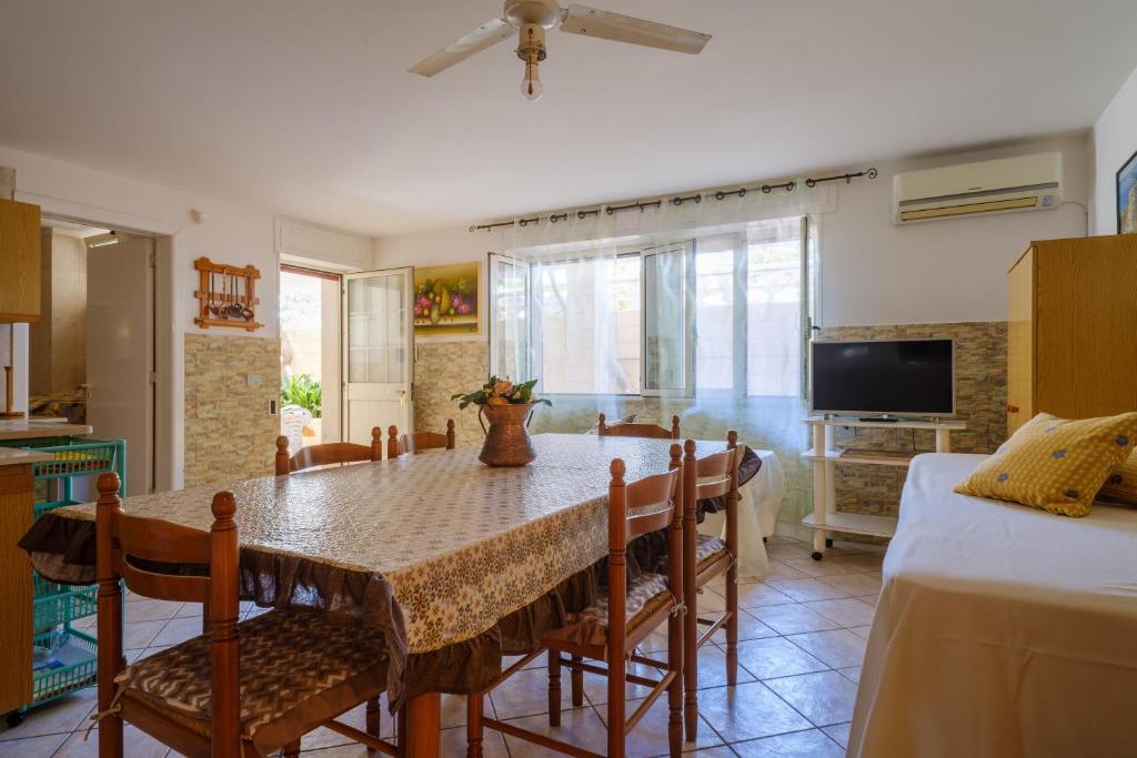Apt in Villa con Giardino 1 photo 2