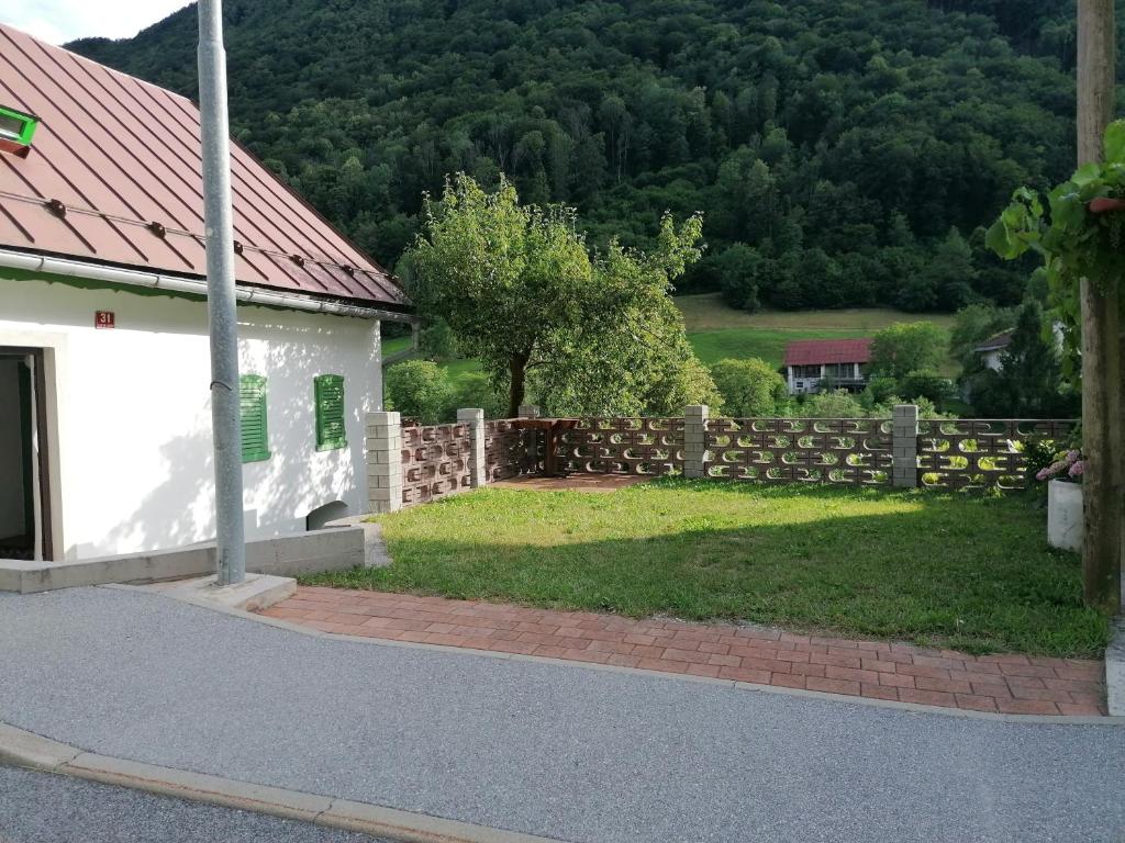 počitniška hiška MEDVEJKE photo 1