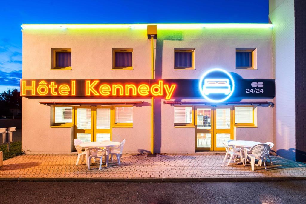 Hôtel Kennedy Parc des Expositions - Tap to explore photos