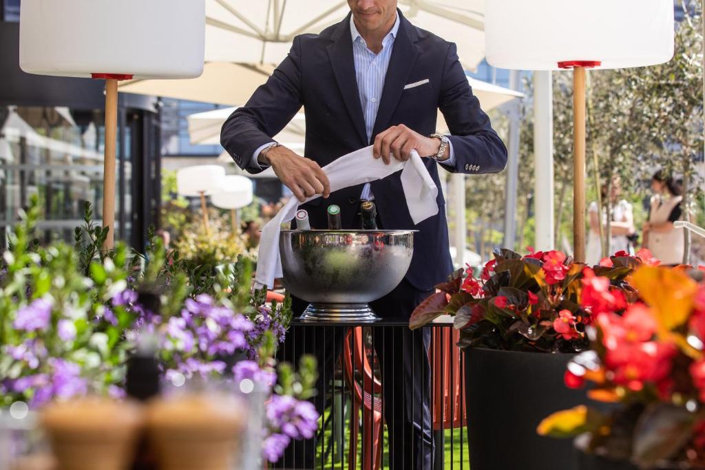 F&B