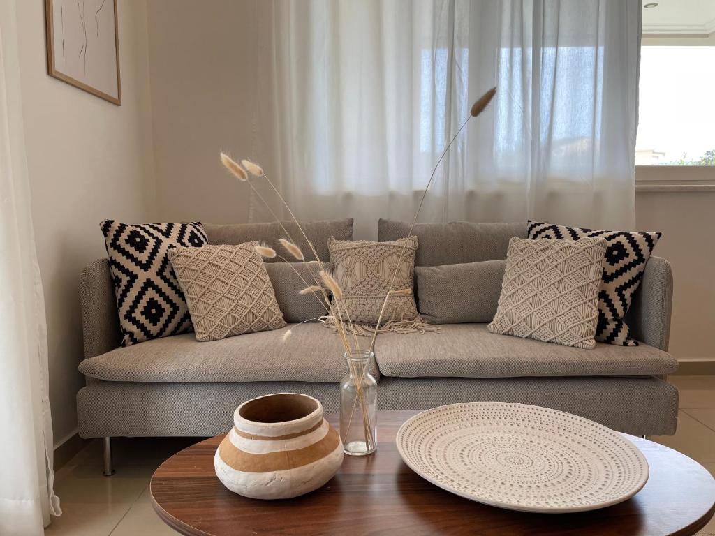 KL SUITES LEFKADA - Feel At home NEW BOHO APARTMENT 400m from beach NIDRI TOWN CENTER photo 4
