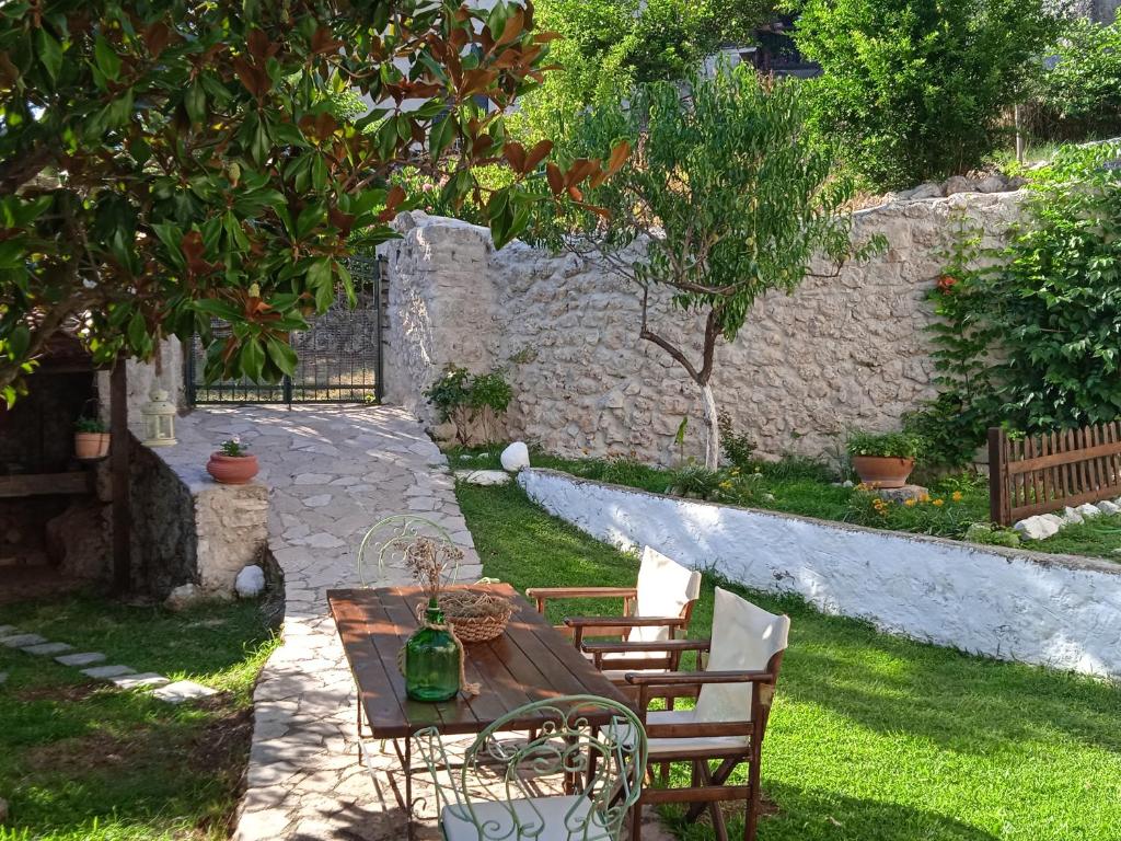 The old stone house photo 3