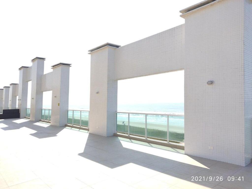 VIP Studio Beira Mar prédio com terraço em Matinhos photo 2