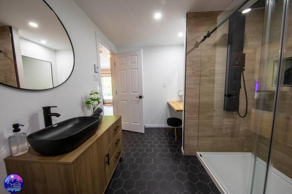 Chalet du Sommet- Pet Friendly- SPA- St-Côme photo 3