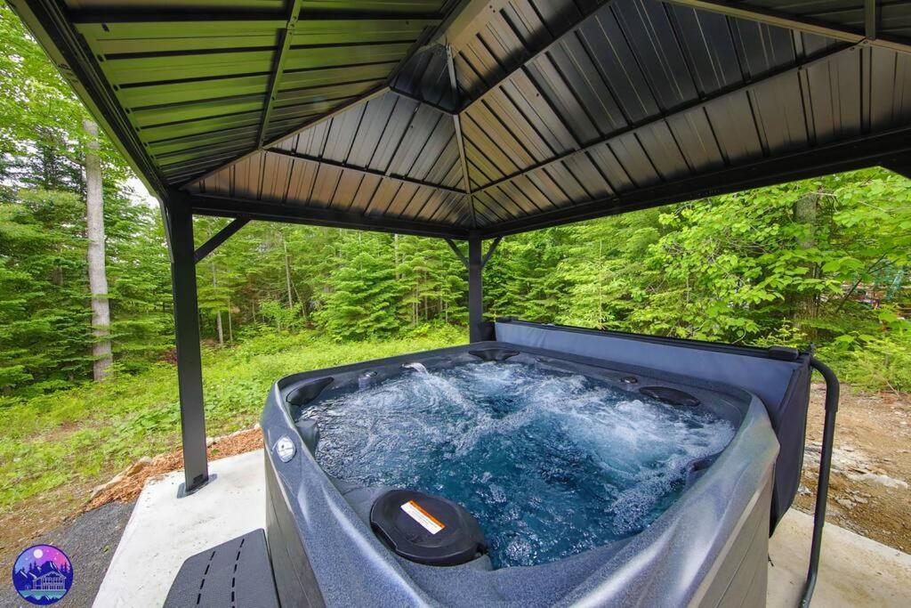Chalet du Sommet- Pet Friendly- SPA- St-Côme photo 4