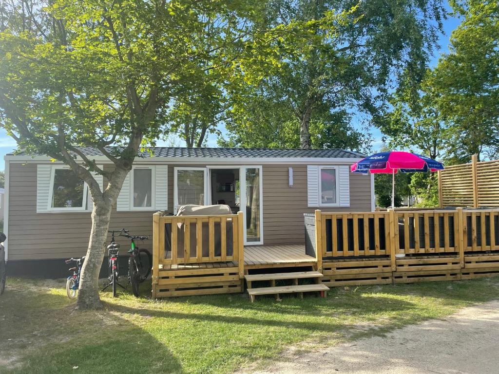 Chalet op Camping Lauwersoog met 3 slaapkamers en vaatwasser - JoyCasa