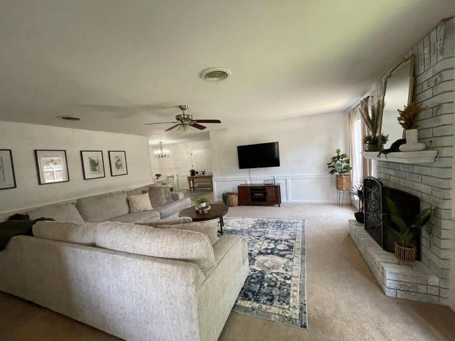 Sleeps 20 6 BR Duplex near PD Canyon Dinning photo 1