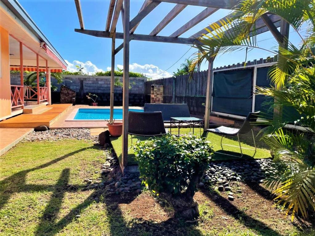 TAHITI - Fare Vairai Pool photo 1