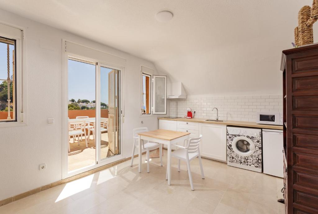 Fresh penthouse apartment with great sea views photo 4