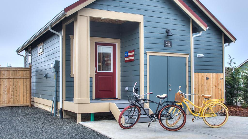 Sea Stars & Stripes - Oyhut Bay Seaside Village photo 2