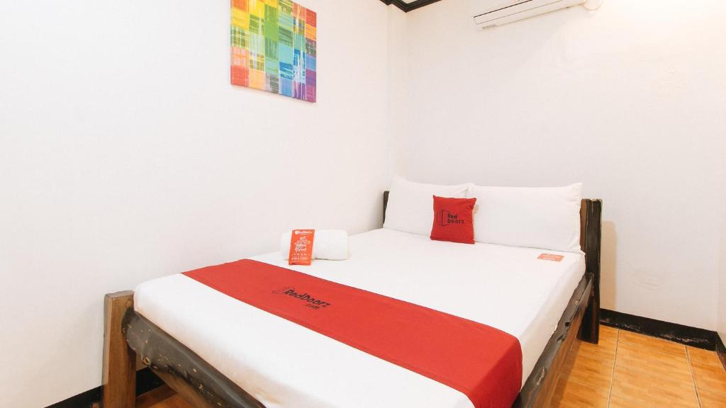RedDoorz La Sefa Hotel and Resort Atimonan photo 1