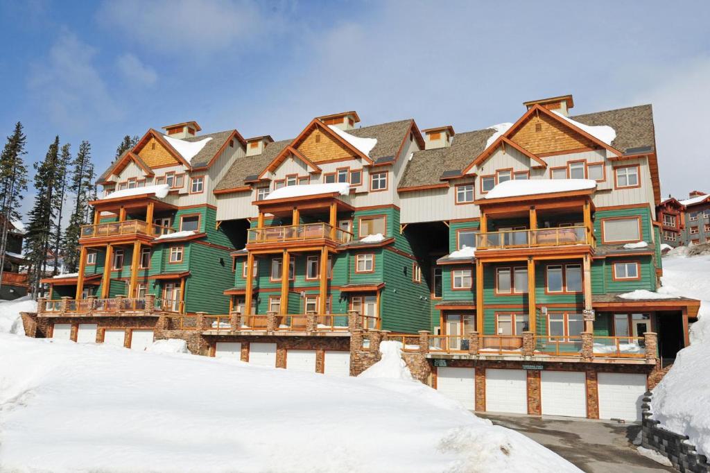 Towering Pines Chalet Comfortable and Cozy Chalet with Spectacular Views photo 3