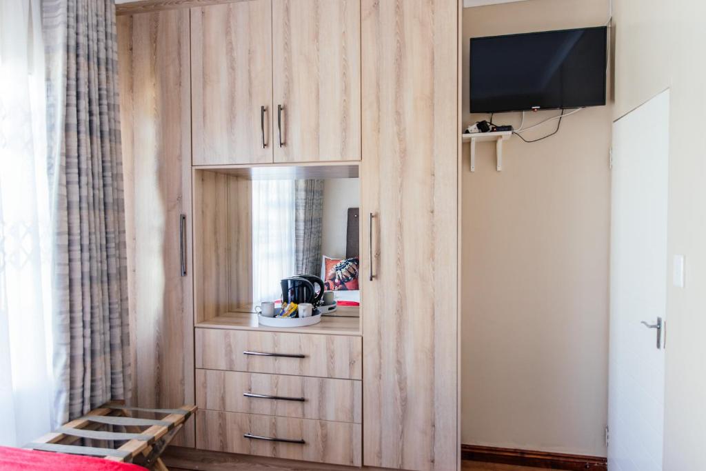 Esther Guest House photo 2