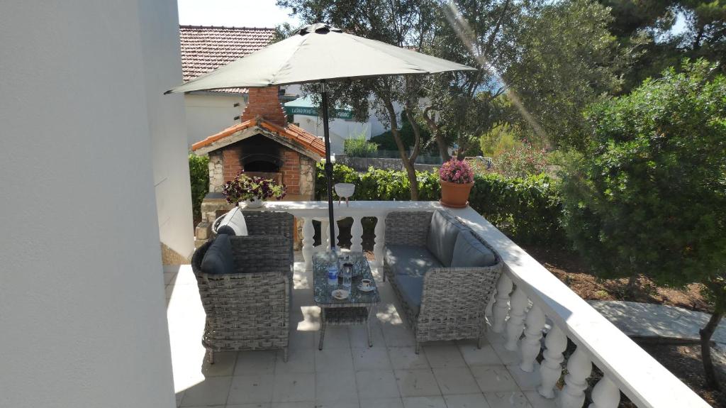 Two-room Apartment LIDIJA with terrace and parking photo 2