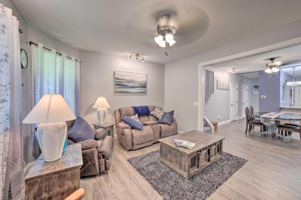 Spacious Fort Wayne Condo with Porch and Storage! photo 3