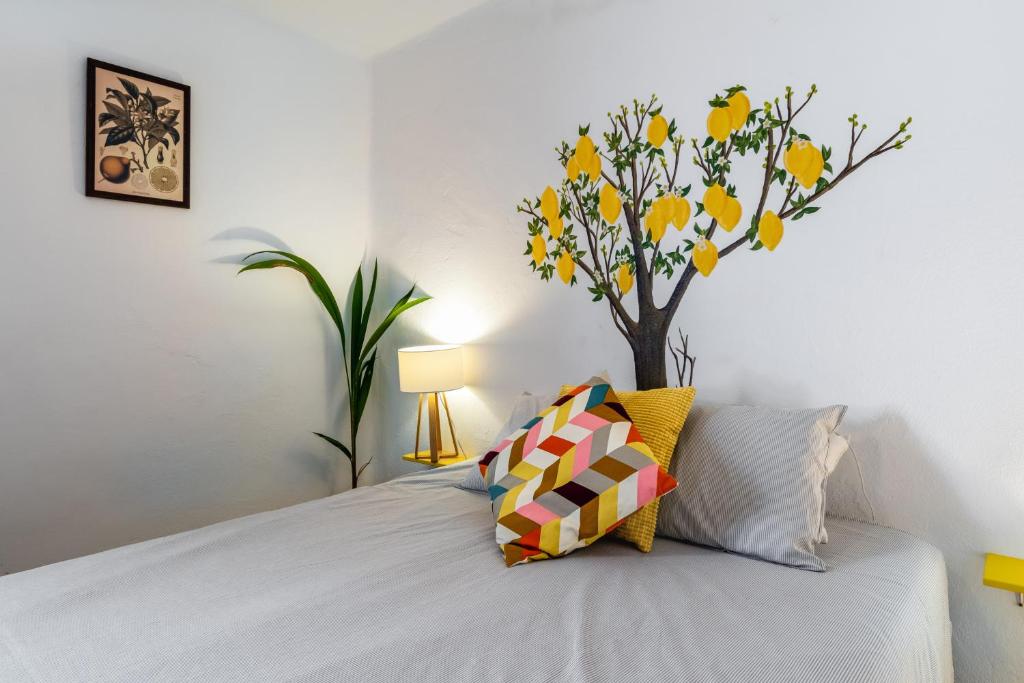 Town house with roof terrace and plunge pool photo 1