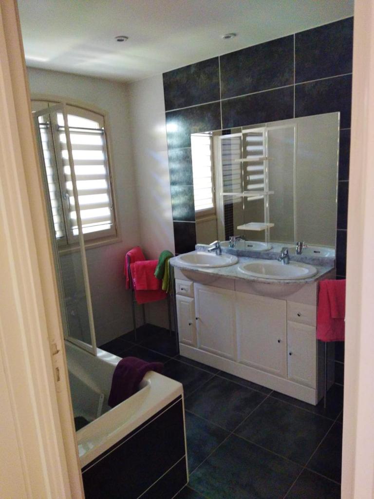Maison de 3 chambres avec piscine partagee jardin amenage et wifi a Nant photo 3