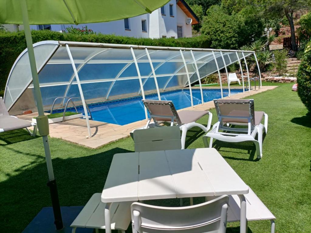Casa familiar con piscina photo 1