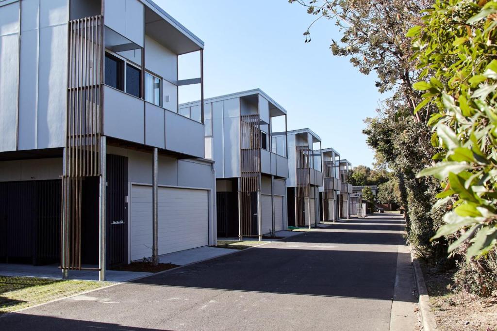 Byron Bay Accom - North Beach Houses 44 Bayshore Drive - No pool in studio photo 4
