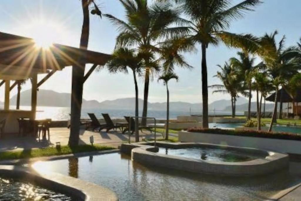 Ponto Horizonte Manzanillo. Best place in Manzanillo!!! Luxury beach front condo, gorgeous views!! Best place you can stay!with up to 8 people. photo 1