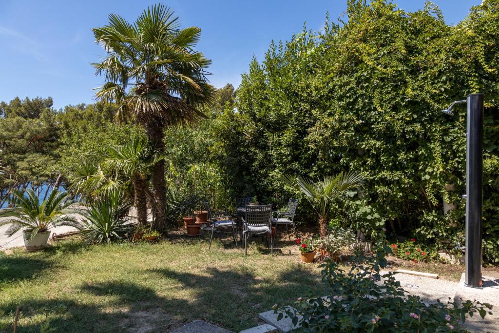 Sea View & Beach Luxury Palm Garden Split Apartment photo 2