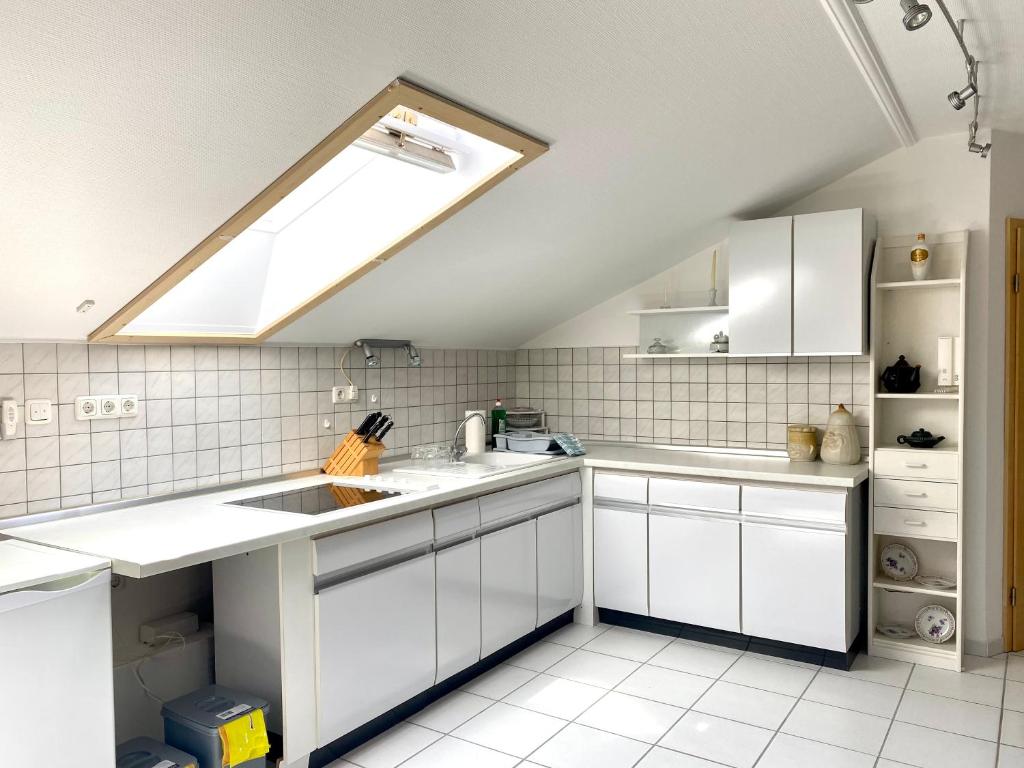 Möblierte 3 Zimmer Apartment - Mit Smart TV, Wlan und kostenfreie Parkplätze photo 3