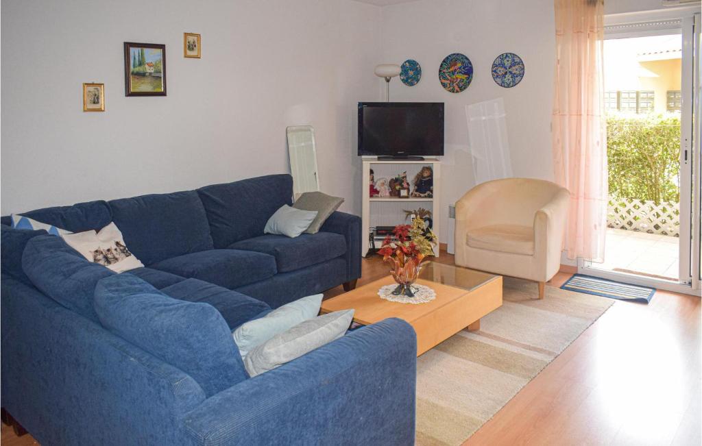 Stunning Apartment In Vaux-sur-mer With Outdoor Swimming Pool, Wifi And 2 Bedrooms photo 2