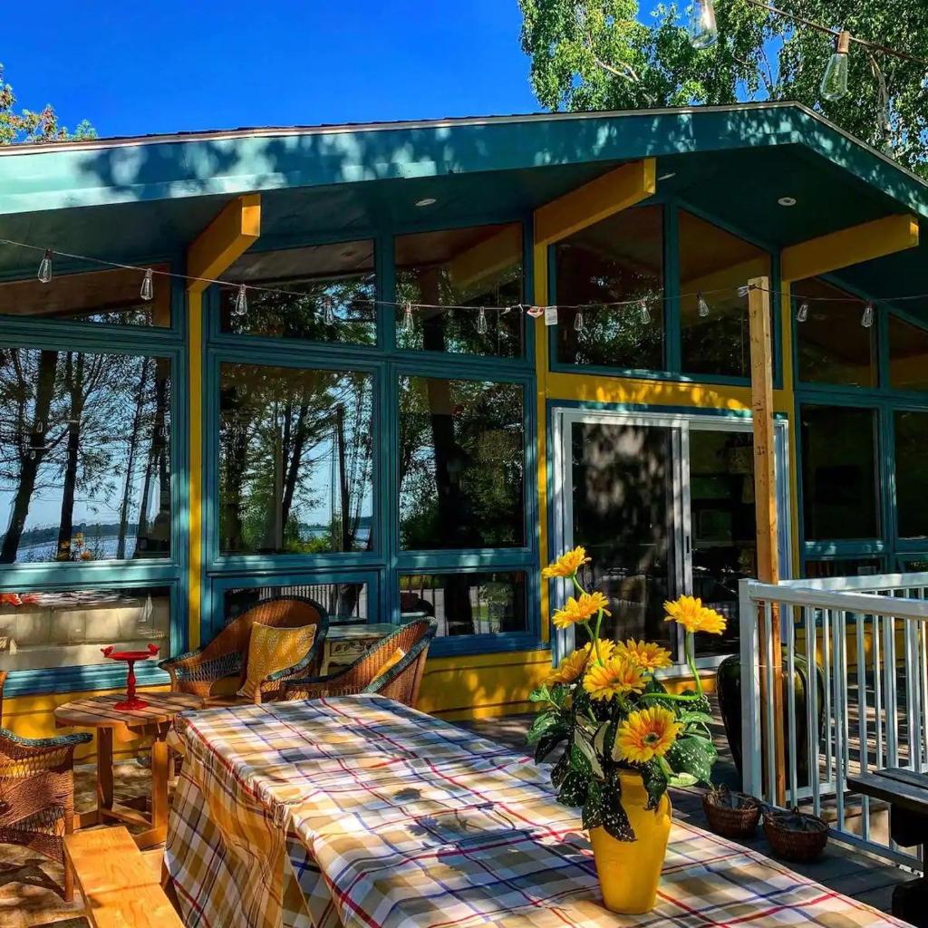 Sunflower Shores - South Bruce Peninsula - Bright Chalet on Lake Huron Once Upon A Stay photo 3