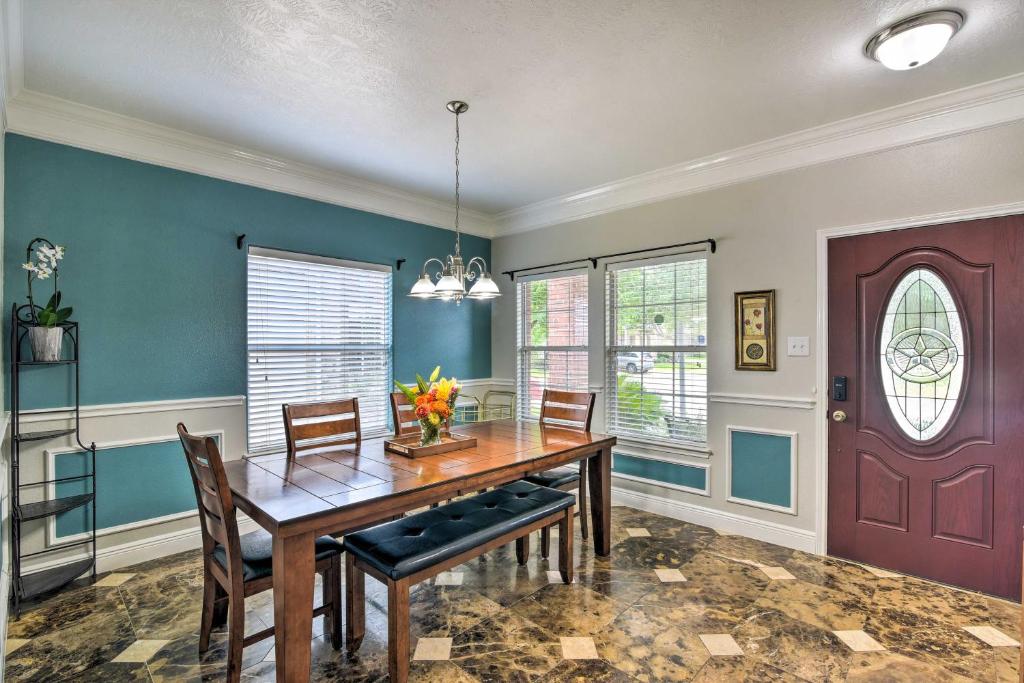 Convenient Katy Retreat - 27 Mi to Houston! photo 3