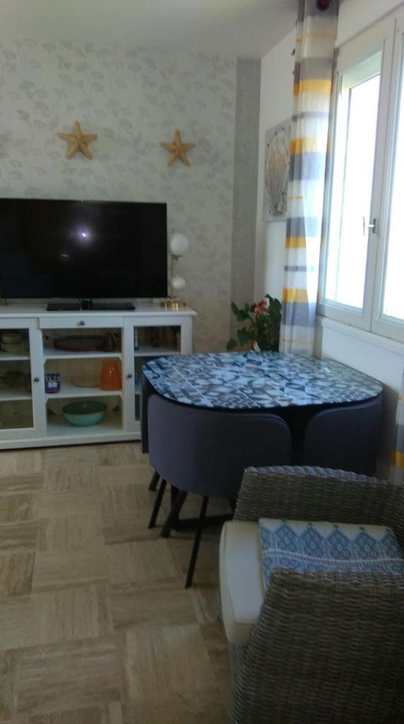LOUE CHAMBRE CHEZ L HABITANT ACCES A LA CUISINE A 10 MN DES PLAGES photo 4