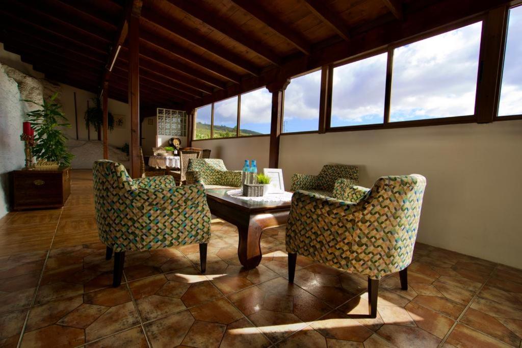 Casa Cueva La Herencia, jacuzzi privado y vistas - Tap to explore photos