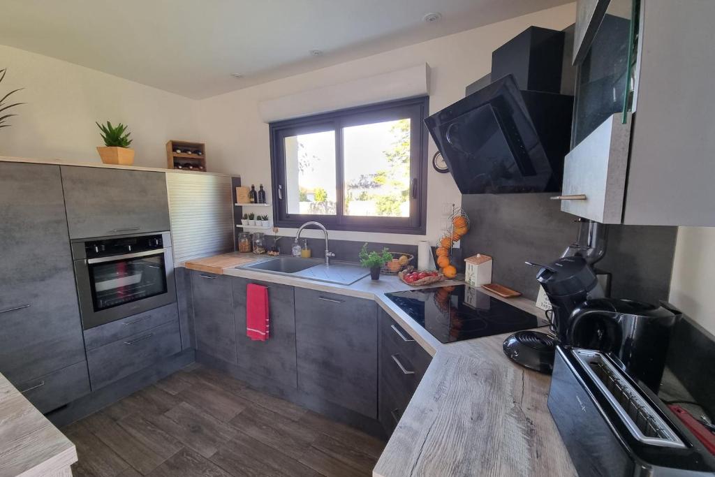 Nice House With Terrace Garden In Amfreville photo 3
