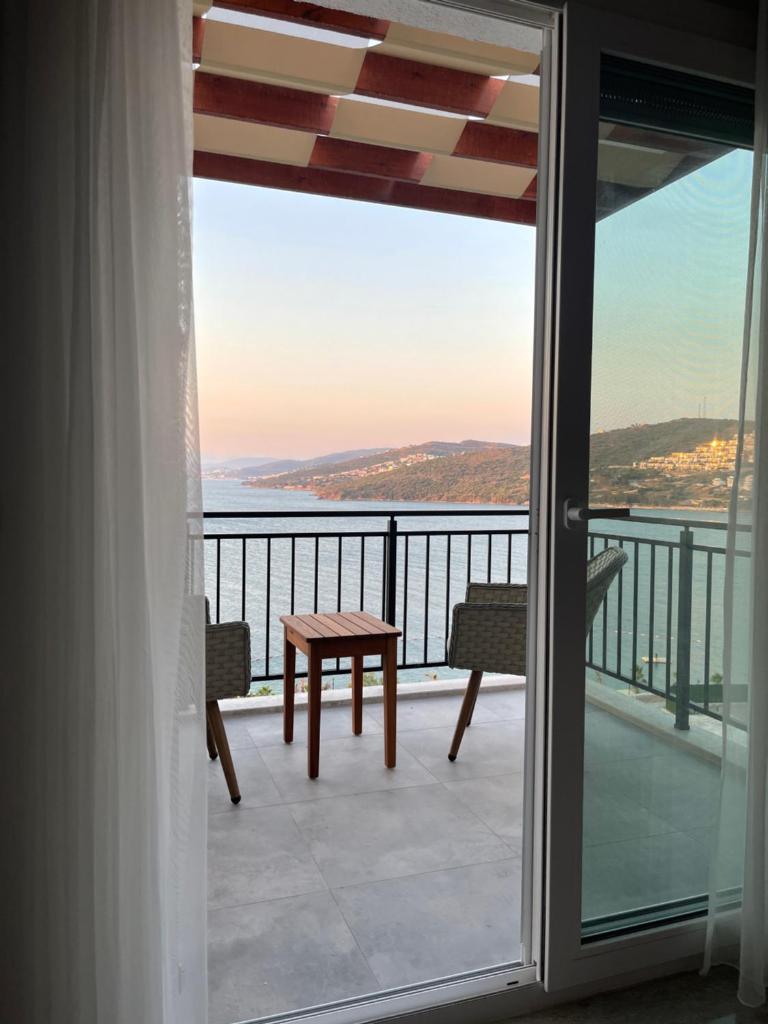 Beach front apartment photo 2