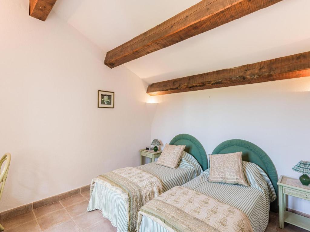 Apartment in Provence castle with pool and air conditioning photo 4