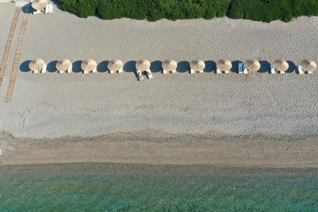Niriides Resort photo 2