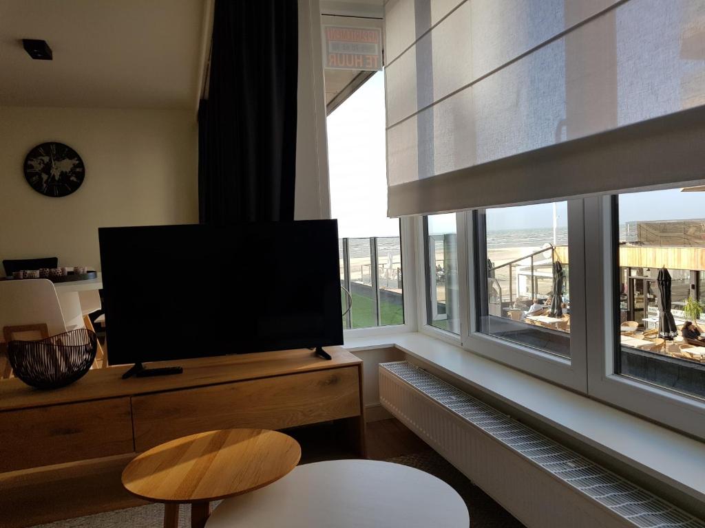 Koksijde Zeedijk La Digue 102 appartement met garage - lateraal zeezicht photo 3