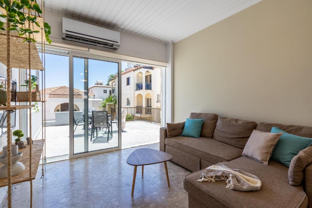 Keylana's 2-BR Apt in Pyla photo 3