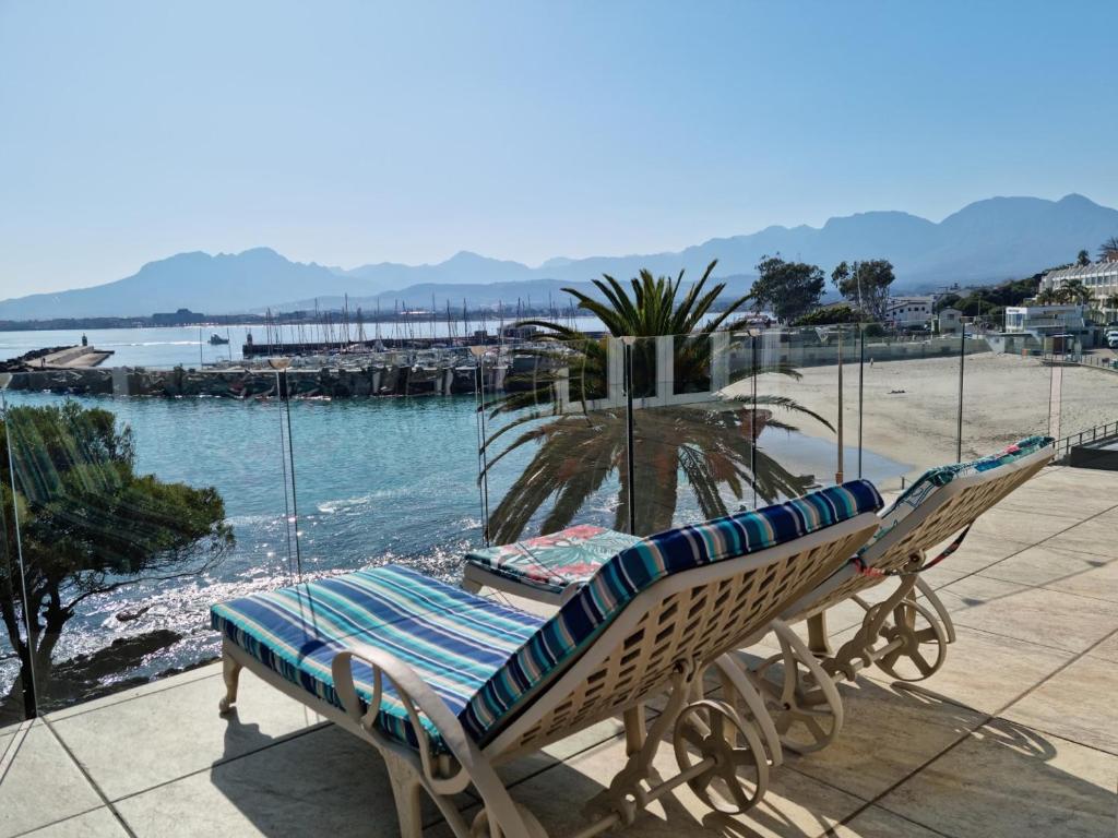 The View on Bikini Beach, Sleeps 4 photo 2