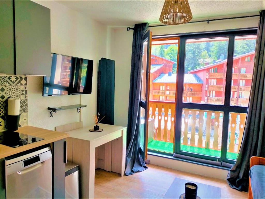Valfrejus Studio 19m2 cosy 60 m des pistes draps non compris photo 1
