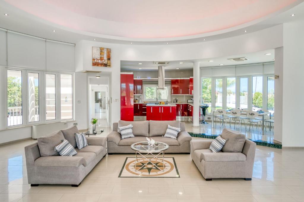 Villa Amelia by Ezoria Villas photo 3