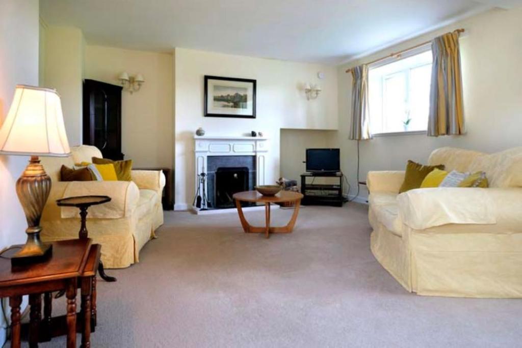 Garbity Cottage photo 2