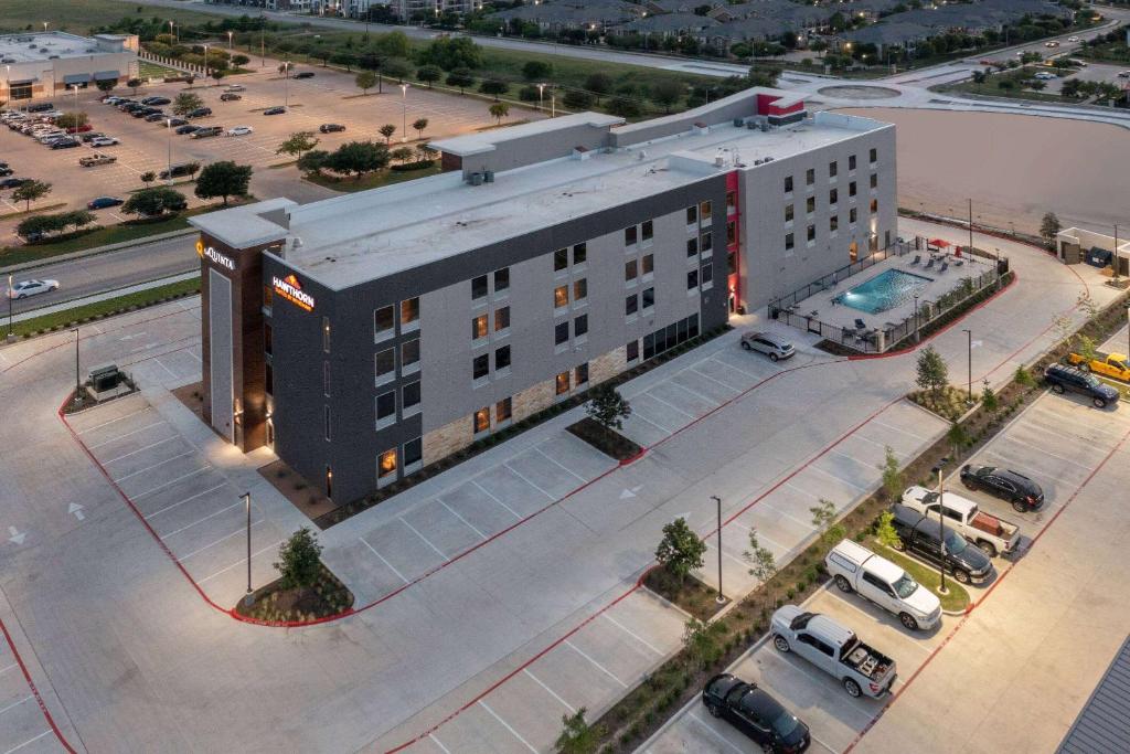 La Quinta Inn & Suites by Wyndham Pflugerville photo 4