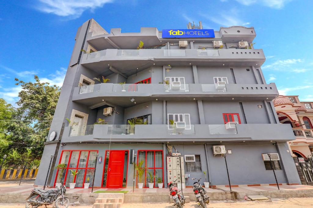 FabHotel Super 3 Premium II photo 1