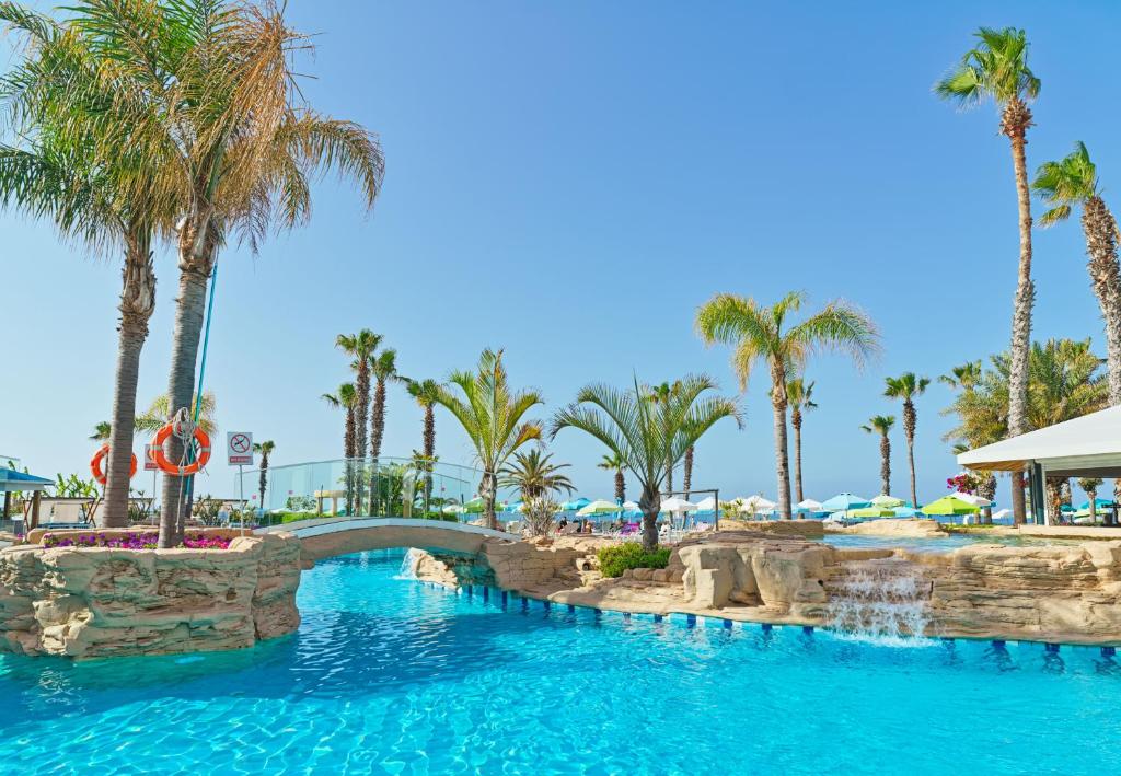 Leonardo Cypria Bay photo 2