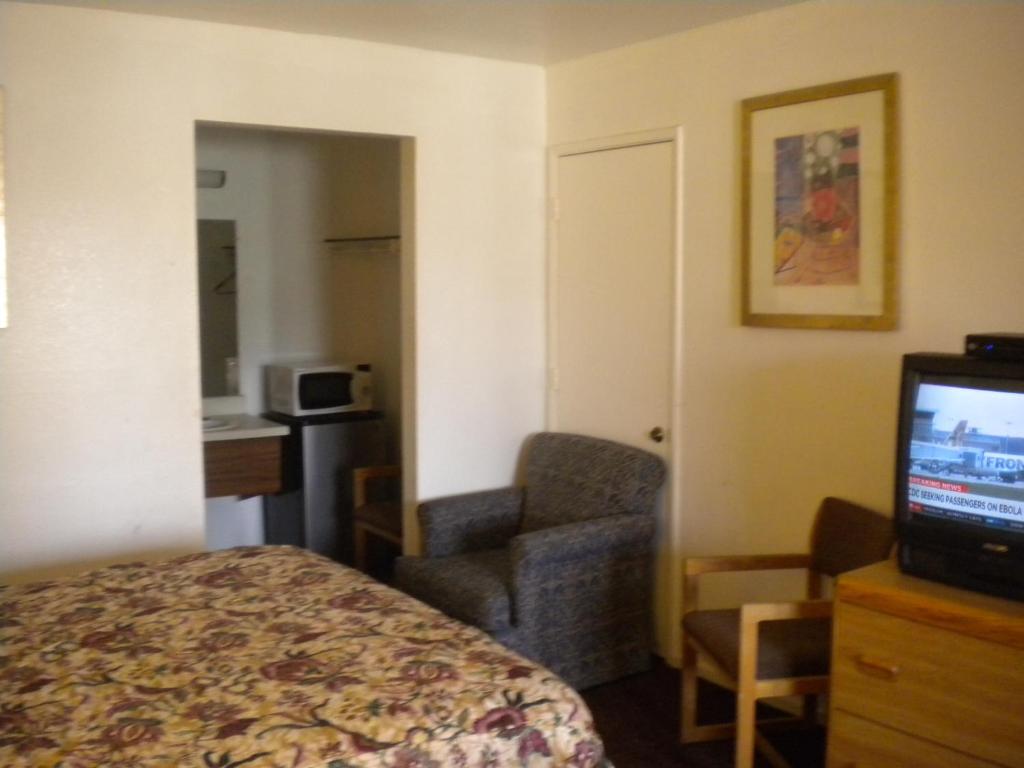 Best Economy Inn n Suites - Tap to explore photos