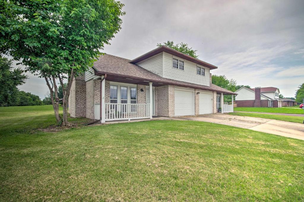 Relaxing Townhome, 4 Mi to Mizzou University! photo 2