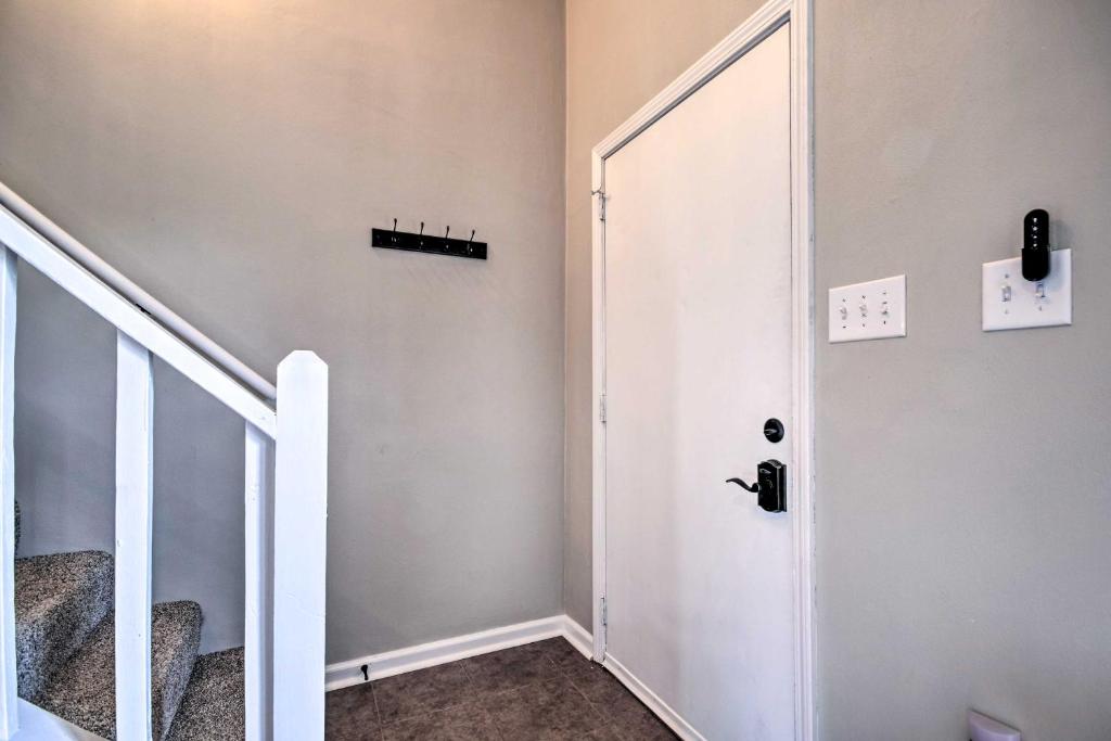 Relaxing Townhome, 4 Mi to Mizzou University! photo 3